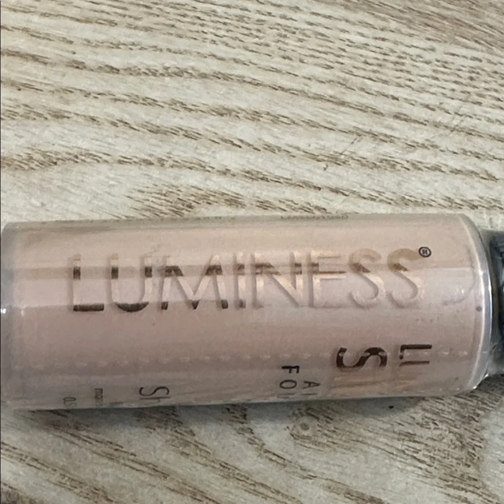 Luminess Air Silk 4-in-1 Shade 010 Airbrush Foundation .5 fl oz New Sealed